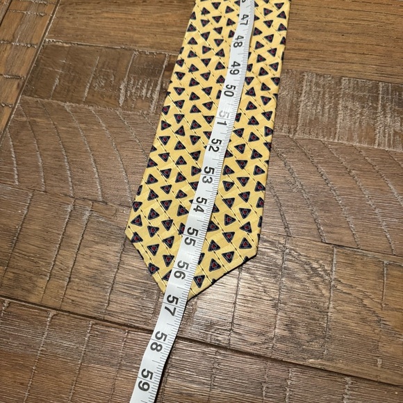 Elegant Yellow Patterned Tie Silk Ferrell Reed 57” Made in America - Picture 8 of 9